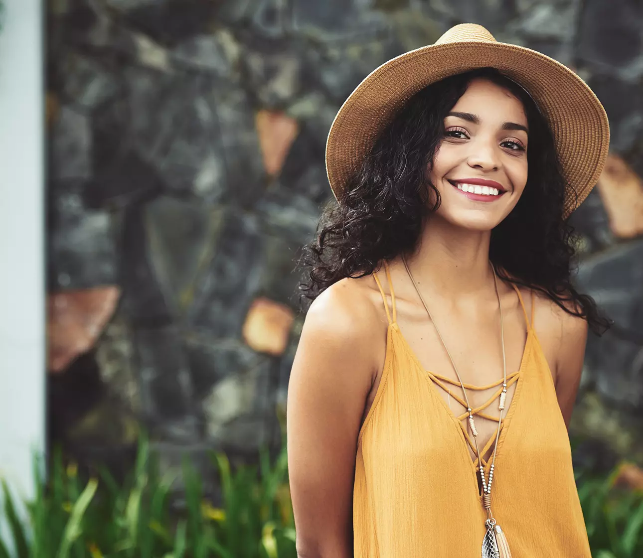 girl-with-hat-smiling